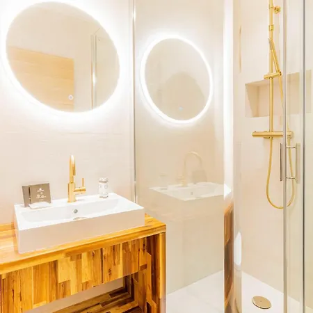 Amazing - 2br 6p - Gare Du Nord Apartment *